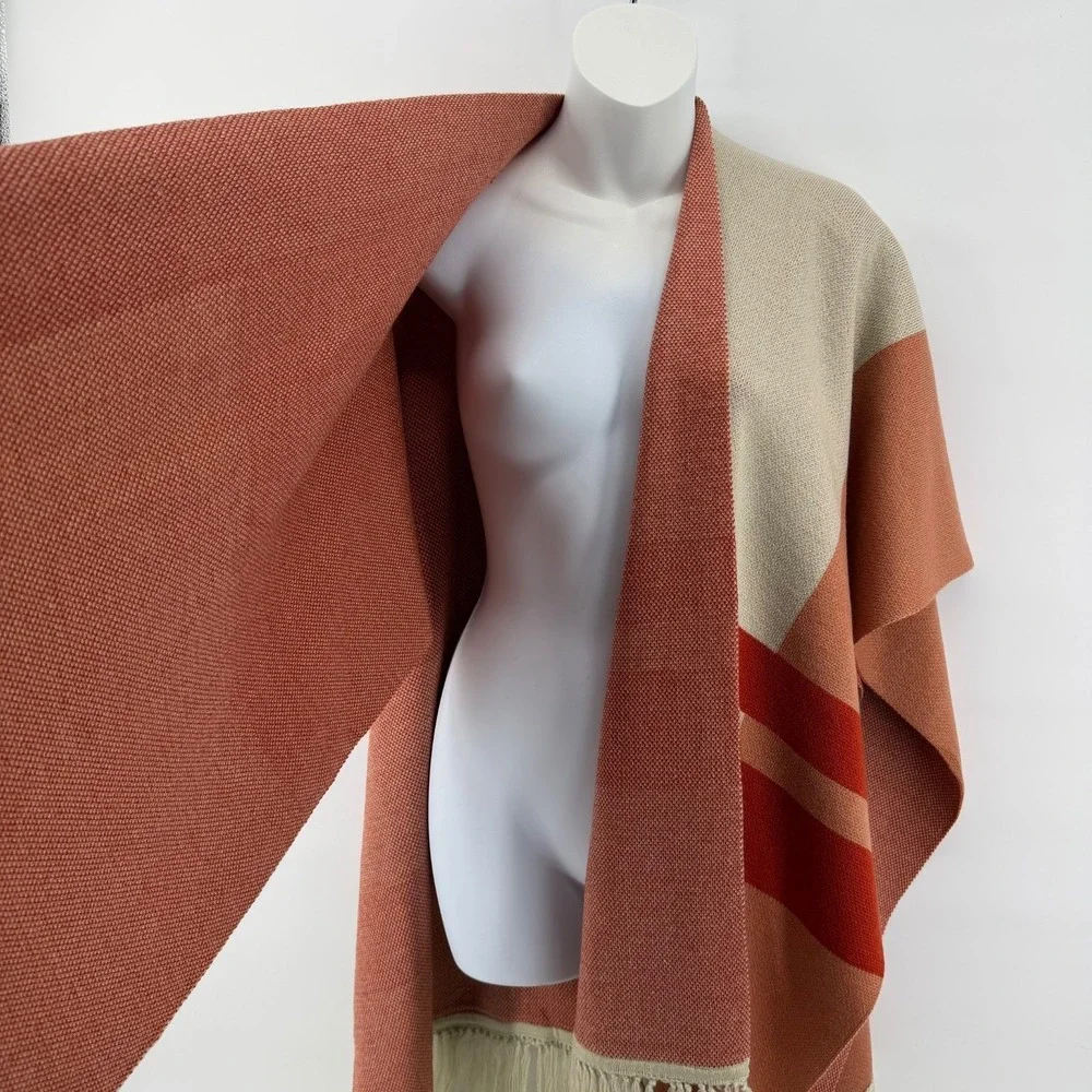 Frye Ruana Shawl Poncho One Size Apricot Colorblock Fringe NWT with flaw